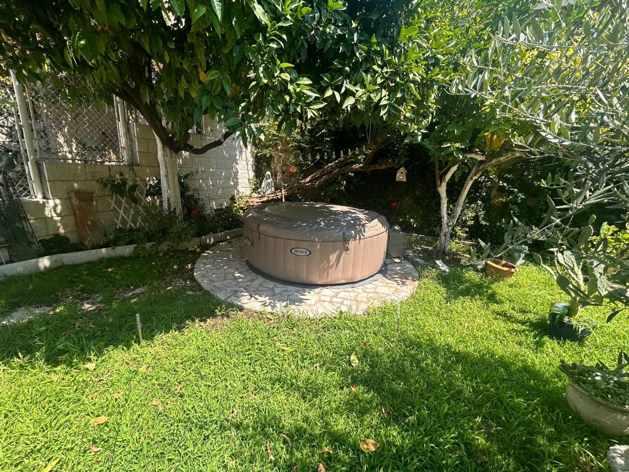 Garden Antique With Bubble Apartament