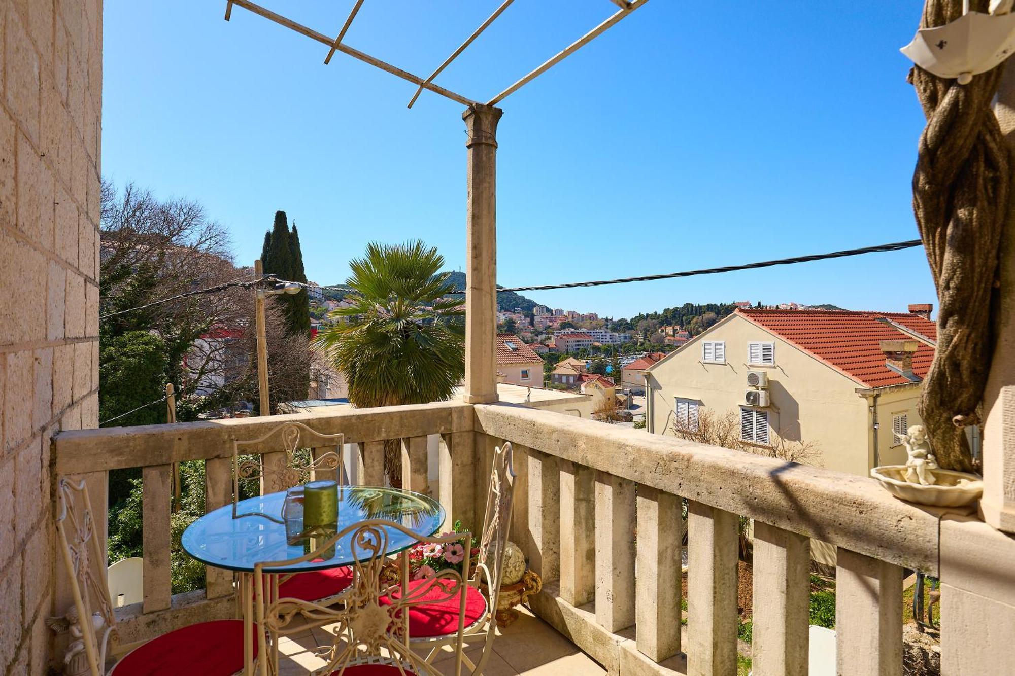 Garden Antique With Bubble * Dubrovnik